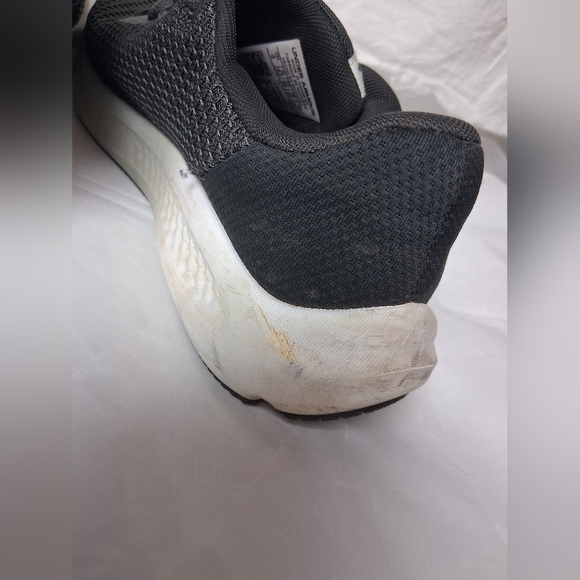 Under Armour Gray Athletic Shoes Size 8 - Picture 3 of 7